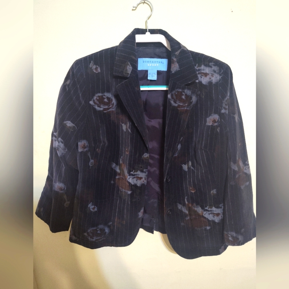 Doncaster velvet floral blazer size 10